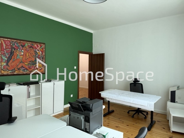 Дава се под наем Офис в София, Център - 100 кв.м за 1495.83 € - Снимка #1