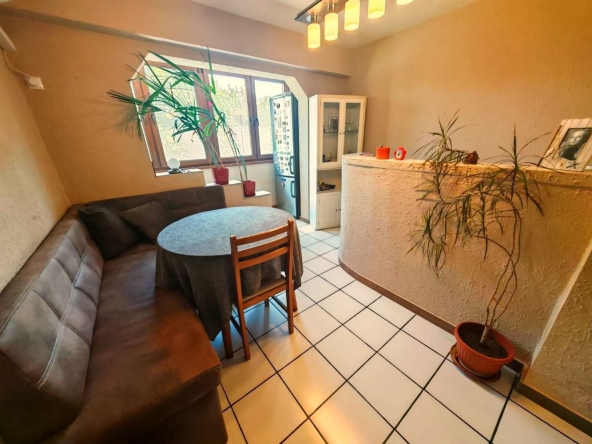 Тристаен апартамент в Бургас, Изгрев - 61 кв.м за 1238 €/кв.м - Снимка #1