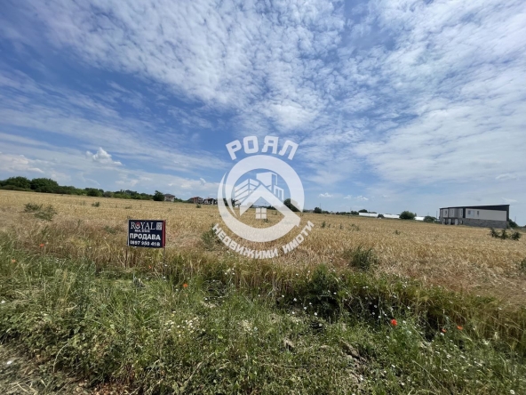 Парцел в Пловдив, Прослав - 11000 кв.м за 40 €/кв.м - Снимка #1