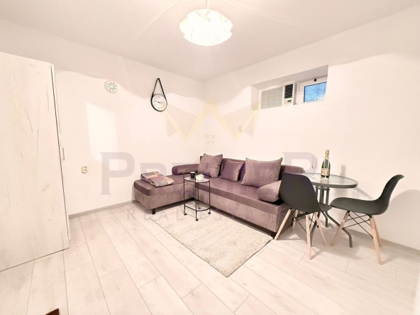 Едностаен апартамент в Варна, Център - 20 кв.м за 1326 €/кв.м - Снимка #1
