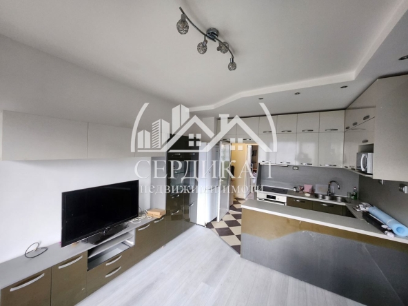 Дава се под наем Тристаен апартамент в София, Свобода - 60 кв.м за 598.23 € - Снимка #1