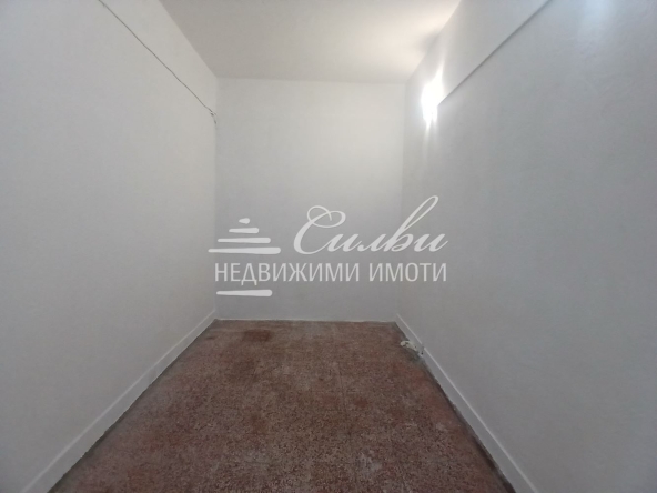 Склад в Шумен, Тракия - 32 кв.м за 526 €/кв.м - Снимка #1