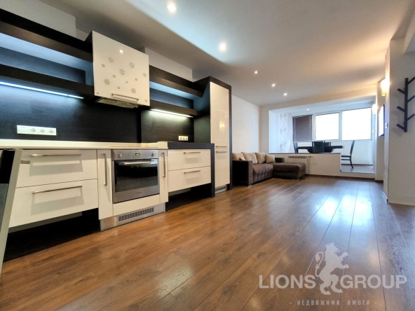 Дава се под наем Двустаен апартамент в Варна, Възраждане 1 - 91 кв.м за 508.47 € - Снимка #1