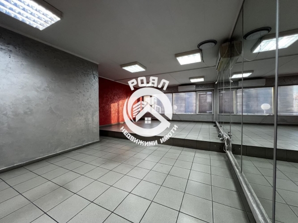 Дава се под наем Офис в Пловдив, Център - 140 кв.м за 700 € - Снимка #1