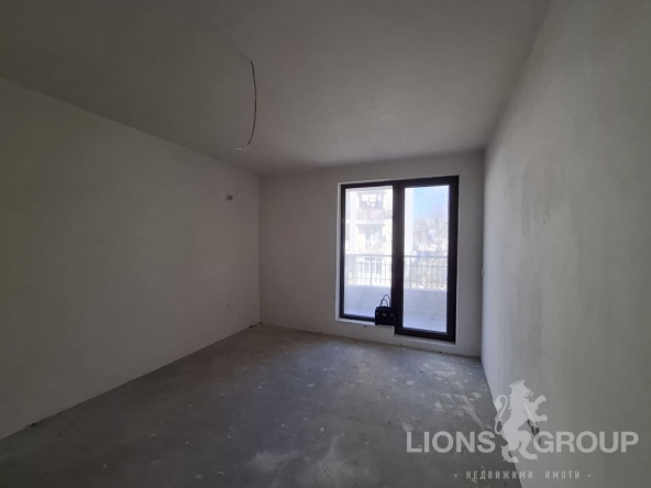 Двустаен апартамент в Варна, Колхозен пазар - 79 кв.м за 1058 €/кв.м - Снимка #1