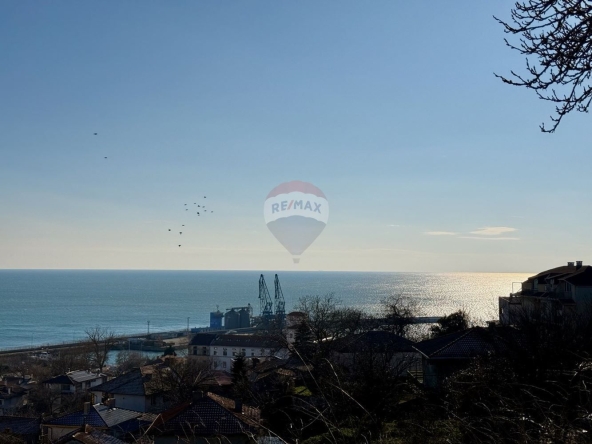 Дава се под наем Къща в Балчик - 139 кв.м за 997.05 € - Снимка #1