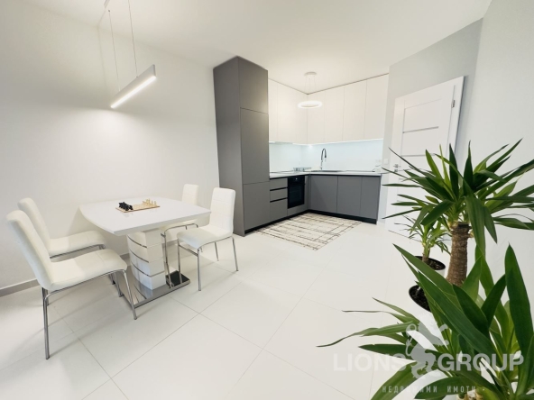 Тристаен апартамент в Варна, Бриз - 110 кв.м за 1716 €/кв.м - Снимка #1