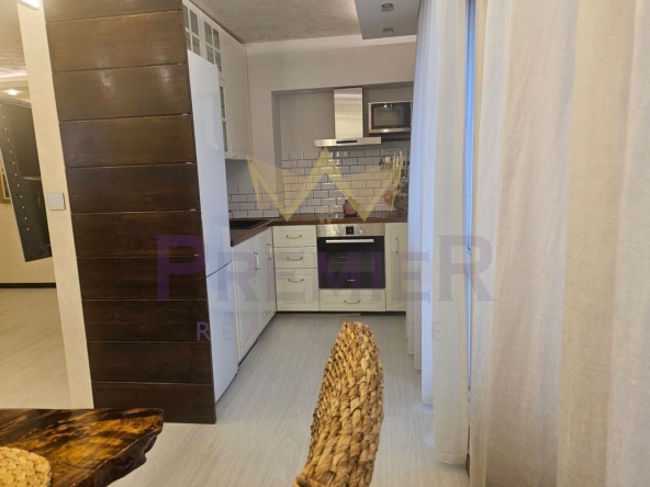 Дава се под наем Тристаен апартамент в Варна, Център - 100 кв.м за 1450 € - Снимка #1