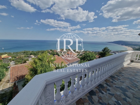 Къща в Балчик - 297 кв.м за 756 €/кв.м - Снимка #1