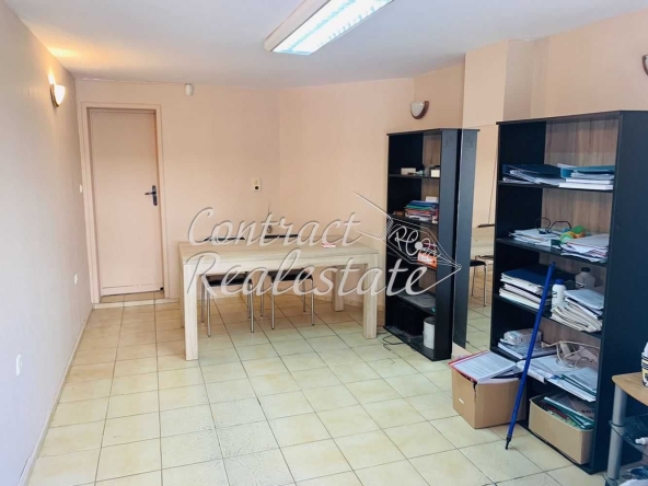 Дава се под наем Магазин в Варна, Център - 15 кв.м за 253.98 € - Снимка #1