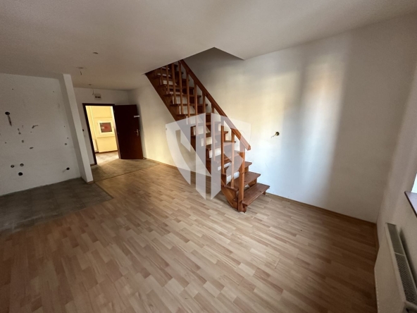 Тристаен апартамент в Банско - 98 кв.м за 796 €/кв.м - Снимка #1