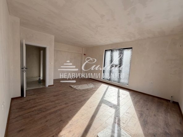 Тристаен апартамент в Шумен, Тракия - 84 кв.м за 729 €/кв.м - Снимка #1