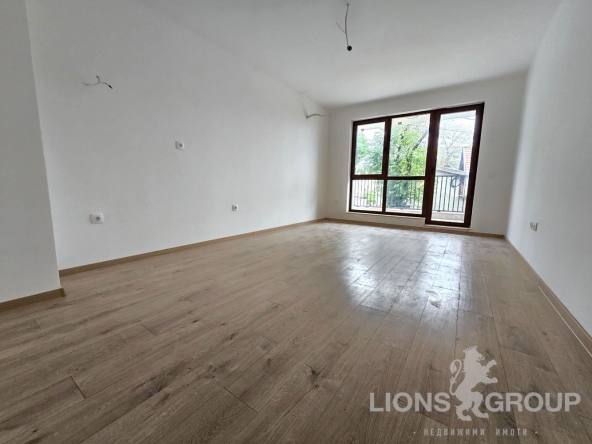 Тристаен апартамент в Варна, Бриз - 131 кв.м за 1052 €/кв.м - Снимка #1