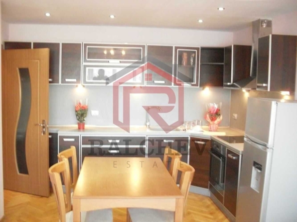 Дава се под наем Тристаен апартамент в Варна, Левски - 70 кв.м за 573.24 € - Снимка #1