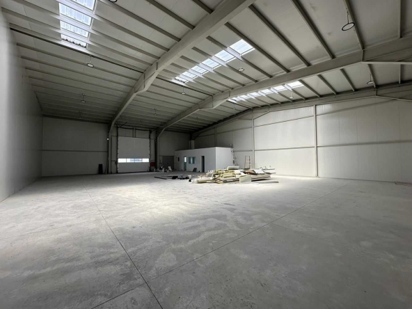 Дава се под наем Склад в Пловдив, Индустриална зона - Юг - 440 кв.м за 1755.42 € - Снимка #1