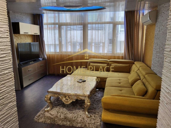 Дава се под наем Двустаен апартамент в Варна, Център - 70 кв.м за 478.38 € - Снимка #1