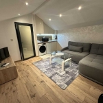 Дава се под наем Двустаен апартамент в Пловдив, Център - 45 кв.м за 348.84 € - Снимка #1