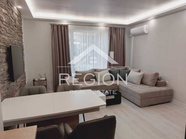 Дава се под наем Тристаен апартамент в Варна, Център - 89 кв.м за 850 € - Снимка #1