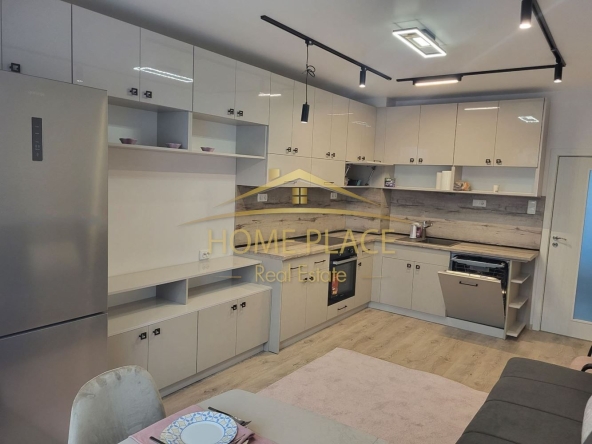 Дава се под наем Четиристаен апартамент в Варна, Чайка - 100 кв.м за 997.05 € - Снимка #1