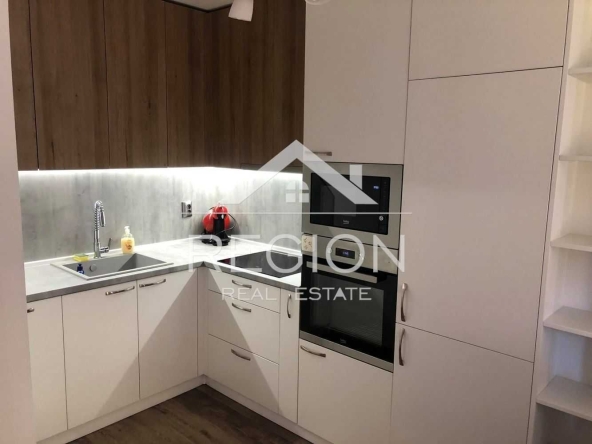 Дава се под наем Двустаен апартамент в Варна, Победа - 65 кв.м за 561 € - Снимка #1