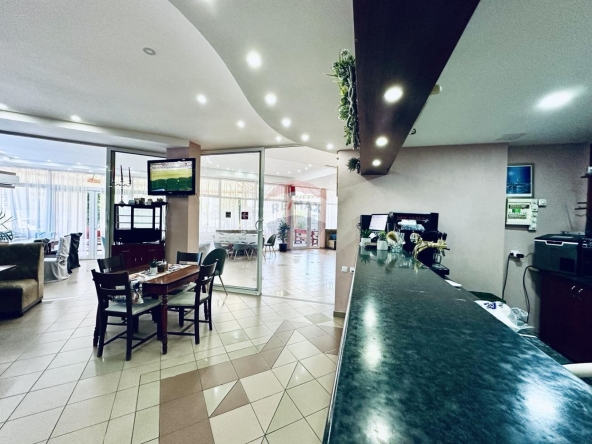 Хотел в Балчик - 411 кв.м за 1117 €/кв.м - Снимка #1