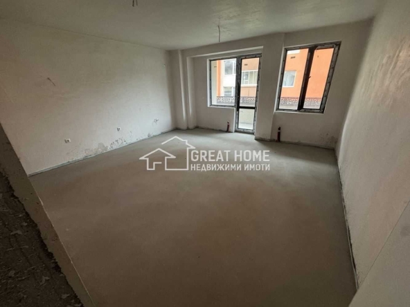 Тристаен апартамент в Търговище, Център - 92 кв.м за 732 €/кв.м - Снимка #1