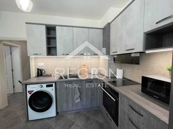 Дава се под наем Тристаен апартамент в Варна, Център - 100 кв.м за 800 € - Снимка #1