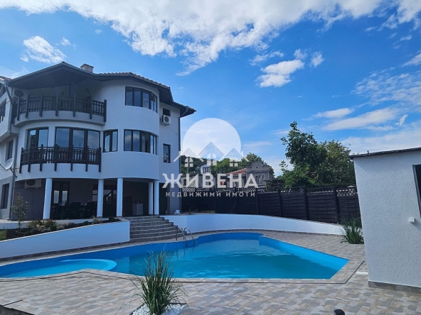 Къща в с. Рогачево, Област Добрич - 300 кв.м за 570 €/кв.м - Снимка #1