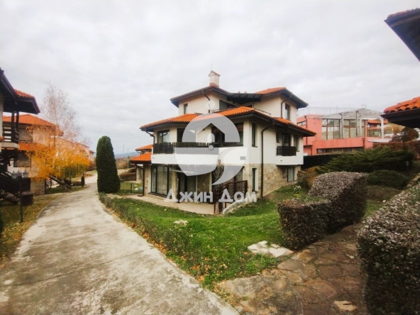 Етаж от къща в с. Кошарица, Област Бургас - 90 кв.м за 561 €/кв.м - Снимка #1