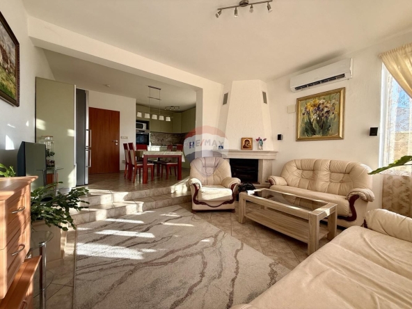 Къща в с. Оброчище, Област Добрич - 174 кв.м за 528 €/кв.м - Снимка #1