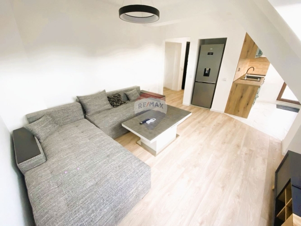 Дава се под наем Тристаен апартамент в Варна, Изгрев - 115 кв.м за 847.62 € - Снимка #1
