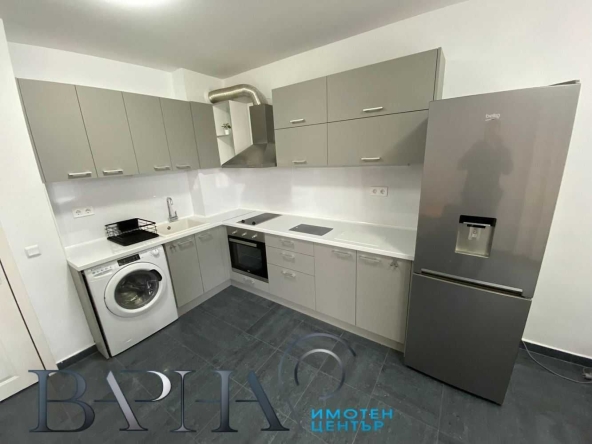 Дава се под наем Двустаен апартамент в Варна, Център - 50 кв.м за 328.95 € - Снимка #1