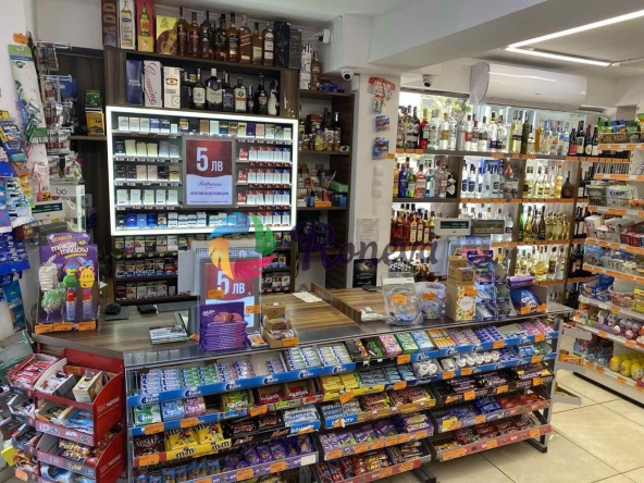 Магазин в Варна, Лятно кино Тракия - 217 кв.м за 811 €/кв.м - Снимка #1