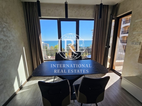 Тристаен апартамент в к.к. Златни пясъци - 104 кв.м за 976 €/кв.м - Снимка #1