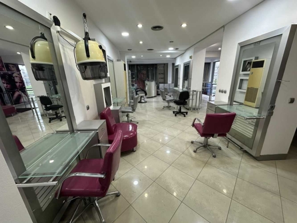 Дава се под наем Магазин в Пловдив, Тракия - 2000 кв.м за 1020 € - Снимка #1