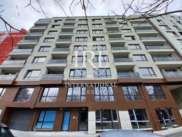 Тристаен апартамент в Варна, Централна поща - 127 кв.м за 1004 €/кв.м - Снимка #1