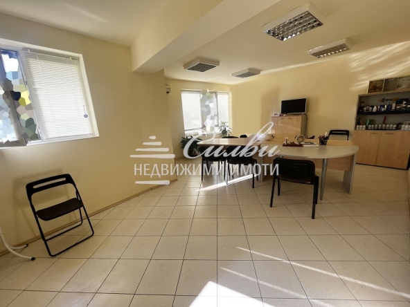 Офис в Шумен, Център - 45 кв.м за 1037 €/кв.м - Снимка #1