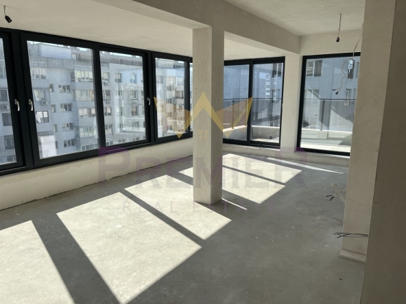 Тристаен апартамент в Варна, Чайка - 122 кв.м за 2132 €/кв.м - Снимка #1
