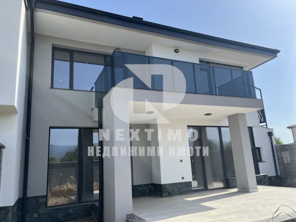 Къща в Пловдив, Остромила - 330 кв.м за 634 €/кв.м - Снимка #1