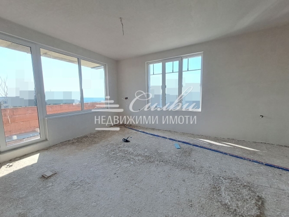 Тристаен апартамент в Шумен, Тракия - 90 кв.м за 689 €/кв.м - Снимка #1