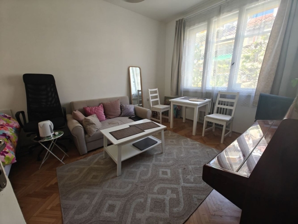 Тристаен апартамент в София, Център - 80 кв.м за 1658 €/кв.м - Снимка #1