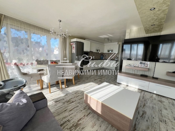 Тристаен апартамент в Шумен, Добруджански - 94 кв.м за 1012 €/кв.м - Снимка #1