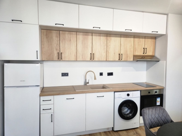 Дава се под наем Тристаен апартамент в София, Люлин 10 - 90 кв.м за 699 € - Снимка #1