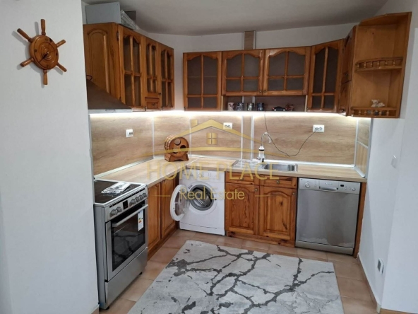 Дава се под наем Тристаен апартамент в Варна, Цветен квартал - 85 кв.м за 448.8 € - Снимка #1