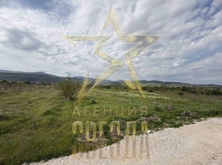 Парцел в с. Първенец, Област Пловдив - 1960 кв.м за 14 €/кв.м - Снимка #1