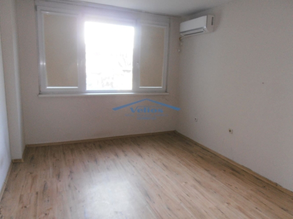 Дава се под наем Тристаен апартамент в София, Лозенец - 90 кв.м за 648.21 € - Снимка #1