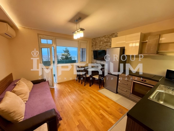 Дава се под наем Тристаен апартамент в Варна, Чайка - 95 кв.м за 697.17 € - Снимка #1