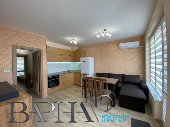 Дава се под наем Двустаен апартамент в Варна, Център - 62 кв.м за 383.52 € - Снимка #1