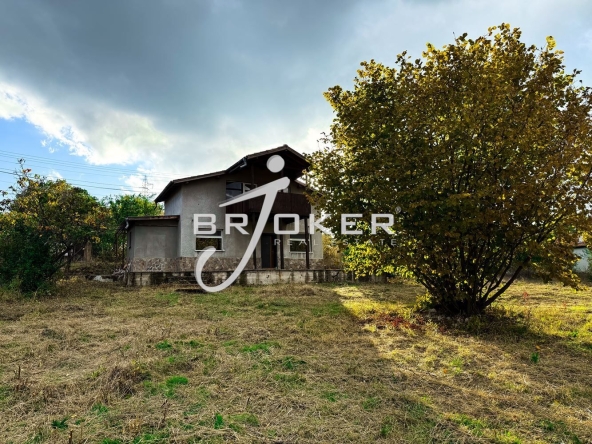 Къща в Кърджали, Резбарци - 80 кв.м за 702 €/кв.м - Снимка #1