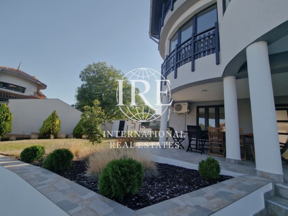 Къща в с. Рогачево, Област Добрич - 300 кв.м за 570 €/кв.м - Снимка #1